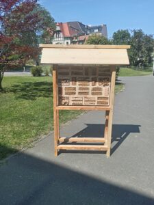 fertiges Insektenhotel